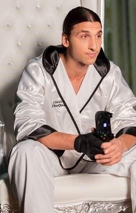 Παρί Σεν Ζερμέν: Δείτε τον Ιμπραΐμοβιτς να παίζει Xbox (video)