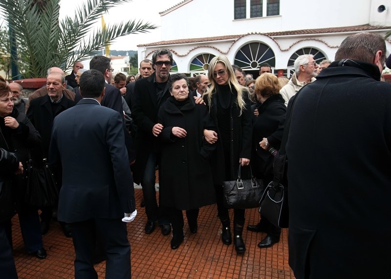 Το «ύστατο χαίρε» στον Τάκη Συνετόπουλο (photos)