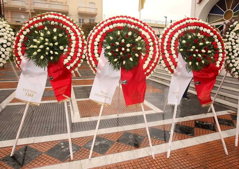 Το «ύστατο χαίρε» στον Τάκη Συνετόπουλο (photos)