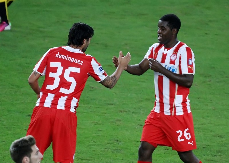 Ολυμπιακός: Υπόκλιση Κάμπελ σε Οβιέδο (photos)
