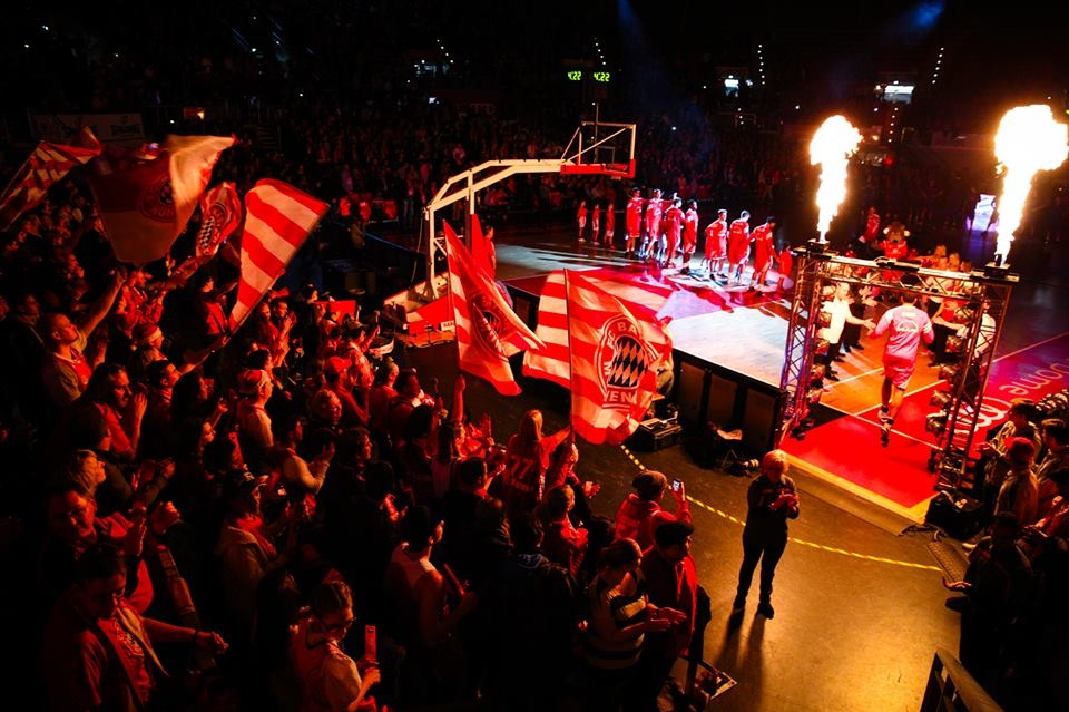Μπάγερν - Ολυμπιακός: Οι διαιτητές και η εικόνα των Βαυαρών (photos+video)