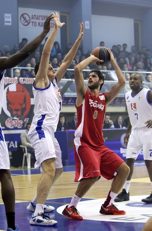 Ολυμπιακός: Τα έχει... 600 ο Περπέρογλου (photos)