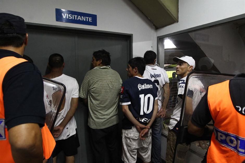 Αργεντινή: Τριπλή διακοπή και επεισόδια (videos+photos)