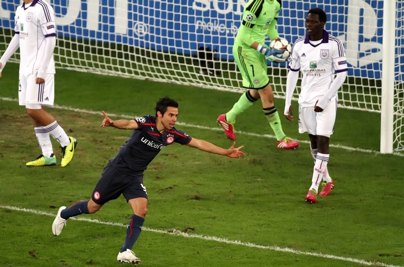 UEFA: «Σαβιόλα, ο ήρωας» (photos)