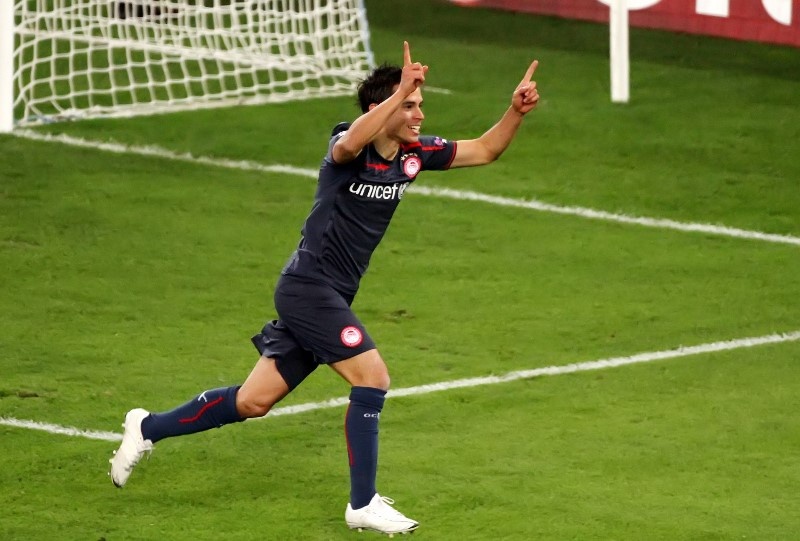 UEFA: «Σαβιόλα, ο ήρωας» (photos)