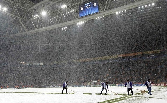 Γαλατάσαραϊ – Γιουβέντους: Χιόνια στο… καμπαναριό! (photos+video)
