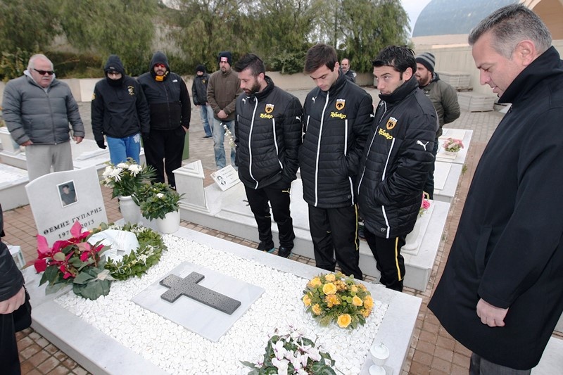 ΑΕΚ: Φόρος τιμής στον Γύπαρη (photos)