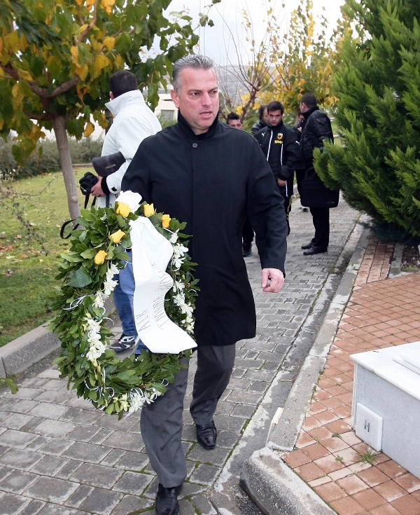 ΑΕΚ: Φόρος τιμής στον Γύπαρη (photos)