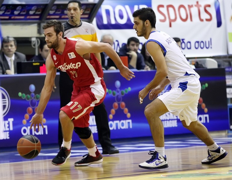 Ολυμπιακός: Το μήνυμα της adidas για το Μάντζαρη (photos)