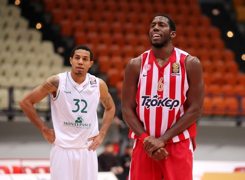 Ολυμπιακός: Ο τραυματισμός του Ντάνστον (photos)