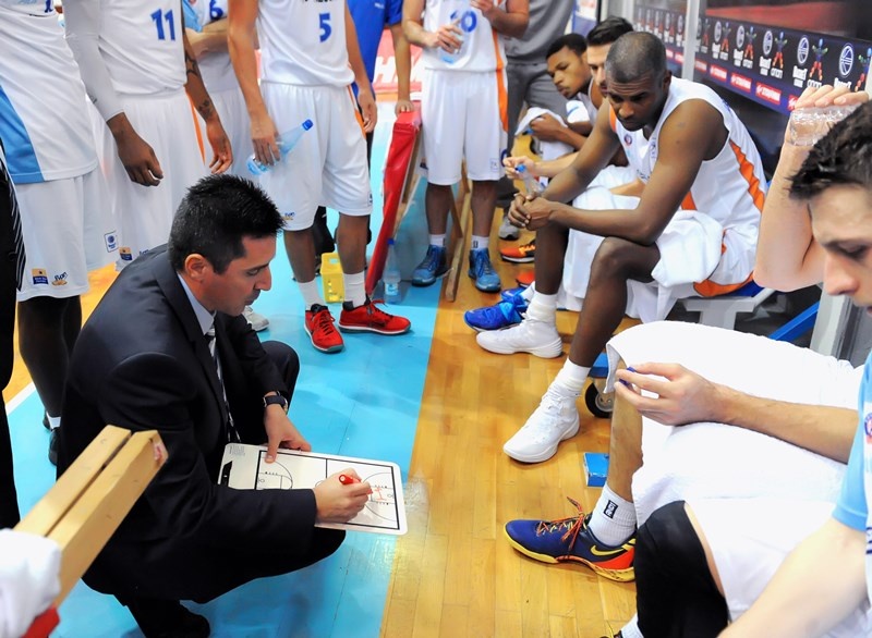 Τον... βύθισε στο δεύτερο (photos)