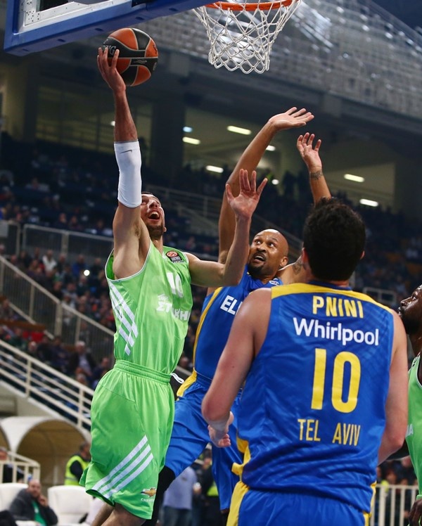 Πληγωμένο θηρίο… (photos)