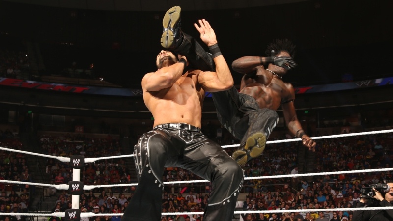 Main Event: Ανέλαβε ο Foley ως Άγιος Βασίλης (photos+videos)