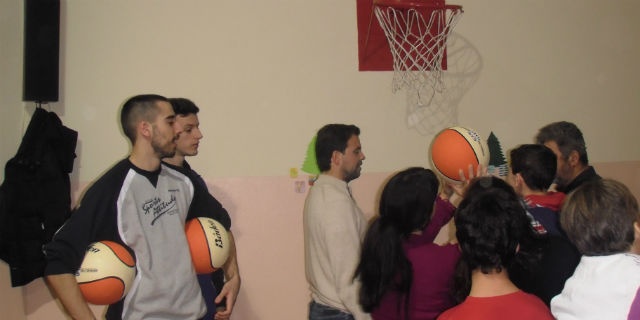 Ρέθυμνο: Καλάθια αγάπης (photos)
