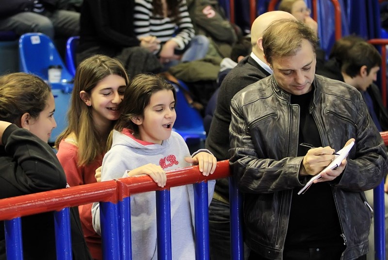 Νέα Σμύρνη: Έδωσαν ελπίδα (photos)