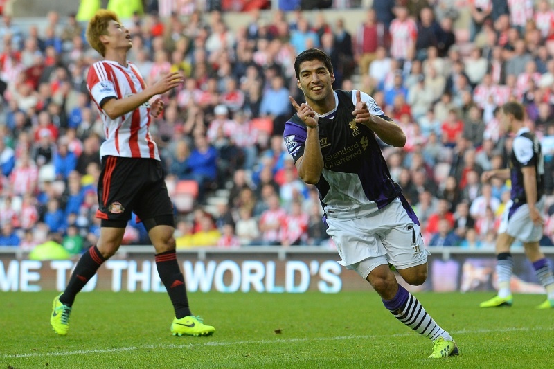 The curious case of Mr. Luis Suarez (photos+videos)