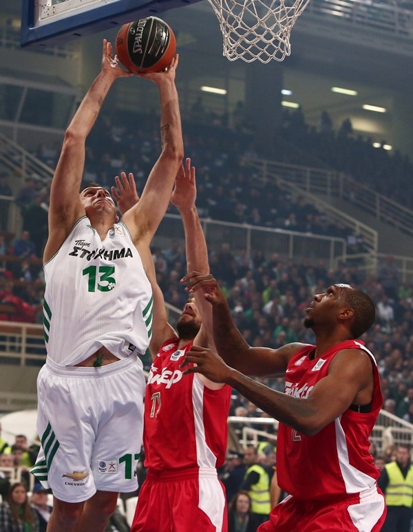 Παναθηναϊκός – Ολυμπιακός: Χαμός στη ρακέτα (photos)