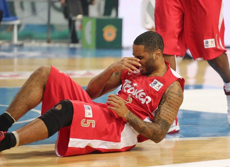 Παναθηναϊκός – Ολυμπιακός: Πτώσεις στο παρκέ (photos)