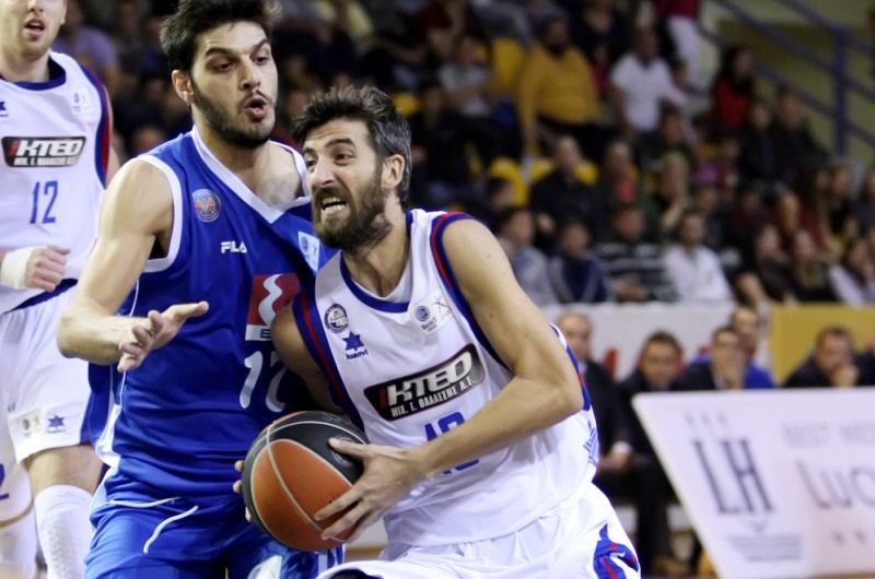 Ικαρος: Να ανέβει... σκαλιά (photos)
