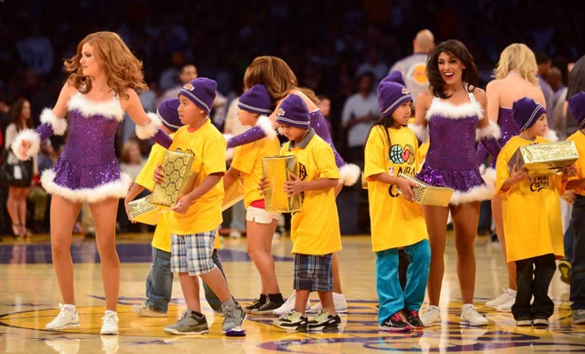 NBA: Οι... Χριστουγεννιάτικες cheerleaders (photos)