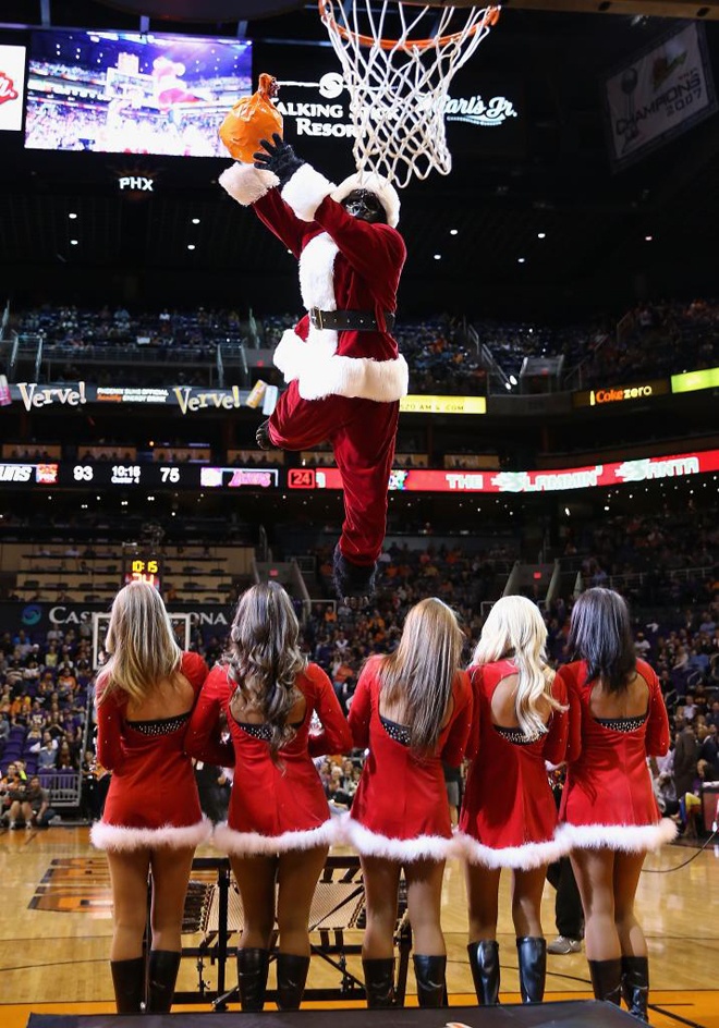 NBA: Οι... Χριστουγεννιάτικες cheerleaders (photos)
