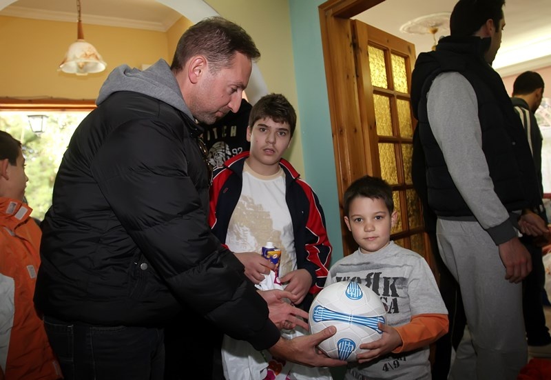 ΑΕΚ: Επίσκεψη αγάπης στη Νέα Μάκρη (photos)