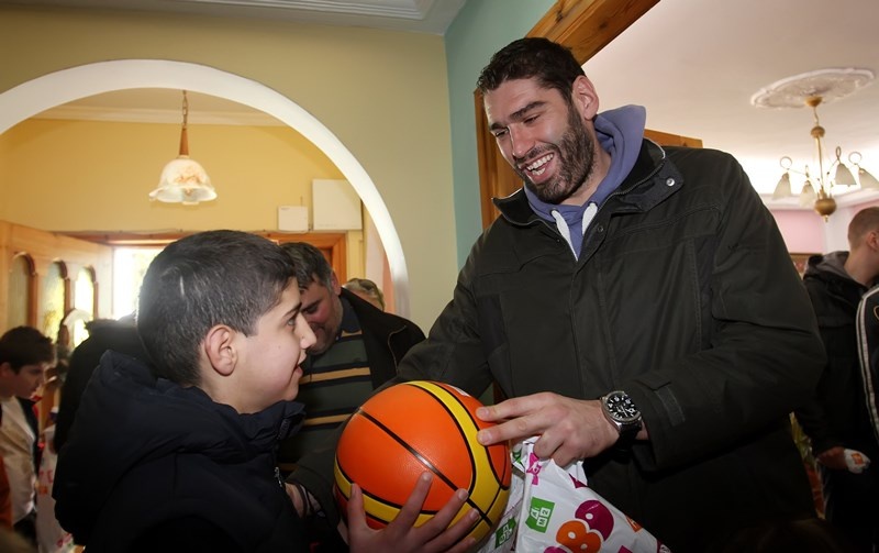 ΑΕΚ: Επίσκεψη αγάπης στη Νέα Μάκρη (photos)