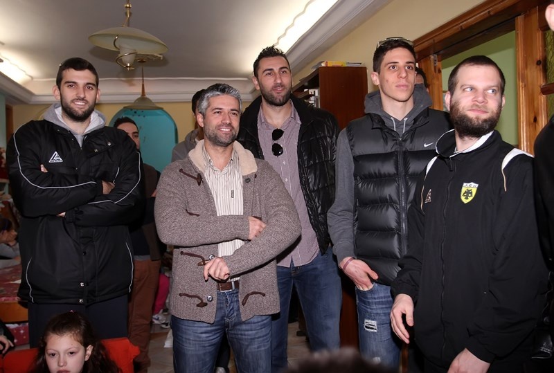 ΑΕΚ: Επίσκεψη αγάπης στη Νέα Μάκρη (photos)