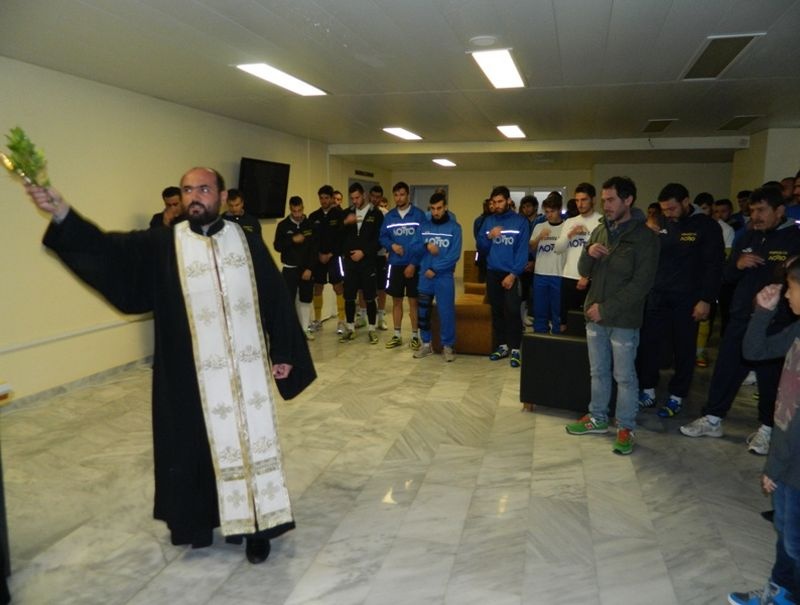 Εργοτέλης: Αγιασμός και… απουσίες (photos)