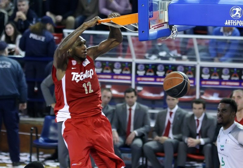 Ολυμπιακός: Ευχές σε Σίμονς (photos)