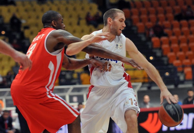 Ολυμπιακός: Τη γλίτωσαν Λοτζέσκι, Σίμονς (photos)