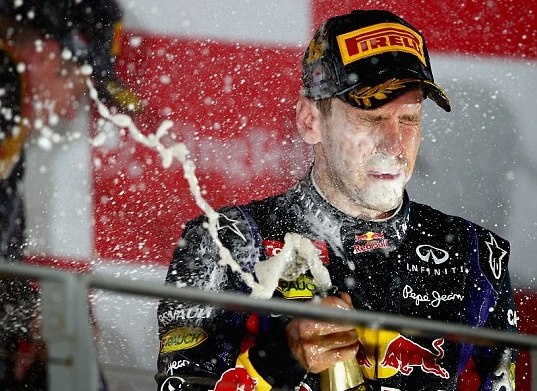 Φόρμουλα 1: Ο Φέτελ και ο... Καρράς (photos+videos)