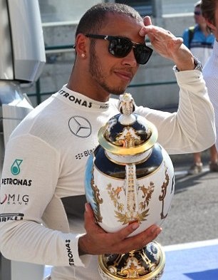 Φόρμουλα 1: Ο Φέτελ και ο... Καρράς (photos+videos)