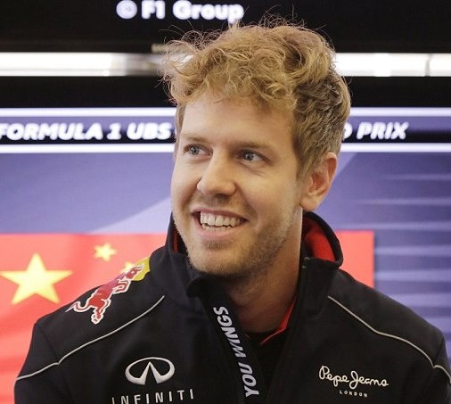 Φόρμουλα 1: Ο Φέτελ και ο... Καρράς (photos+videos)