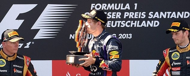 Φόρμουλα 1: Ο Φέτελ και ο... Καρράς (photos+videos)