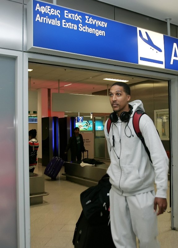 Ολυμπιακός: Η άφιξη του Μουν (photos)