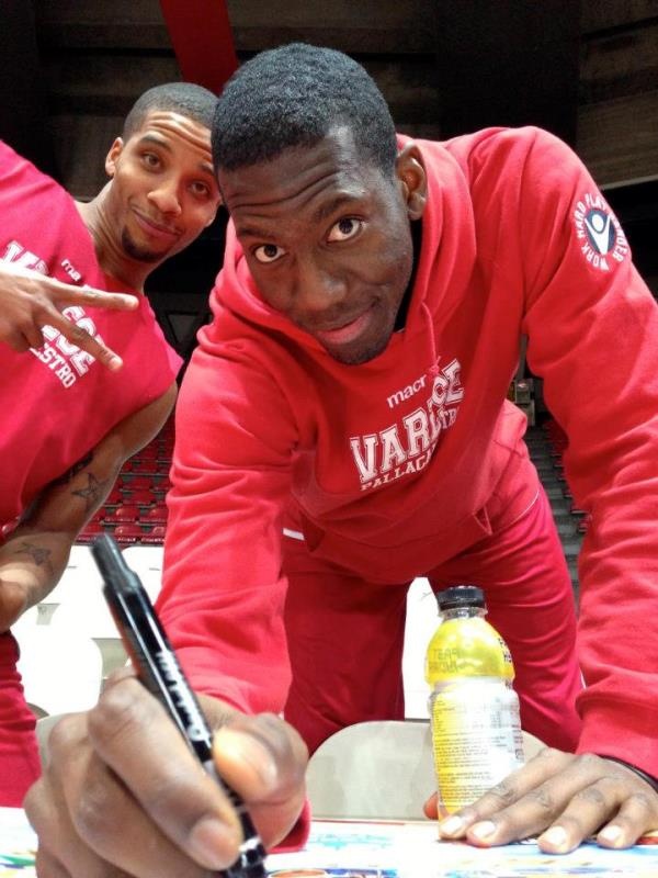 Ολυμπιακός: Διπλό πανό για Ντάνστον (photos)