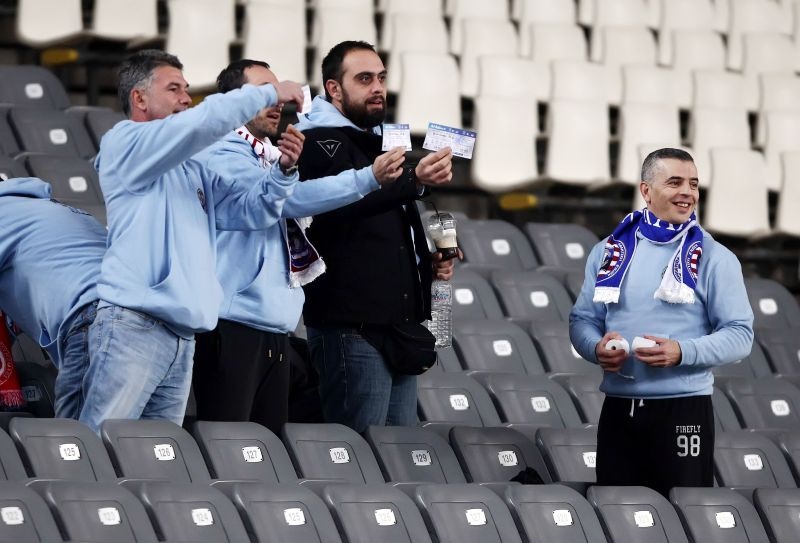 Η Καλλονή και το... τέρας (video+photos)