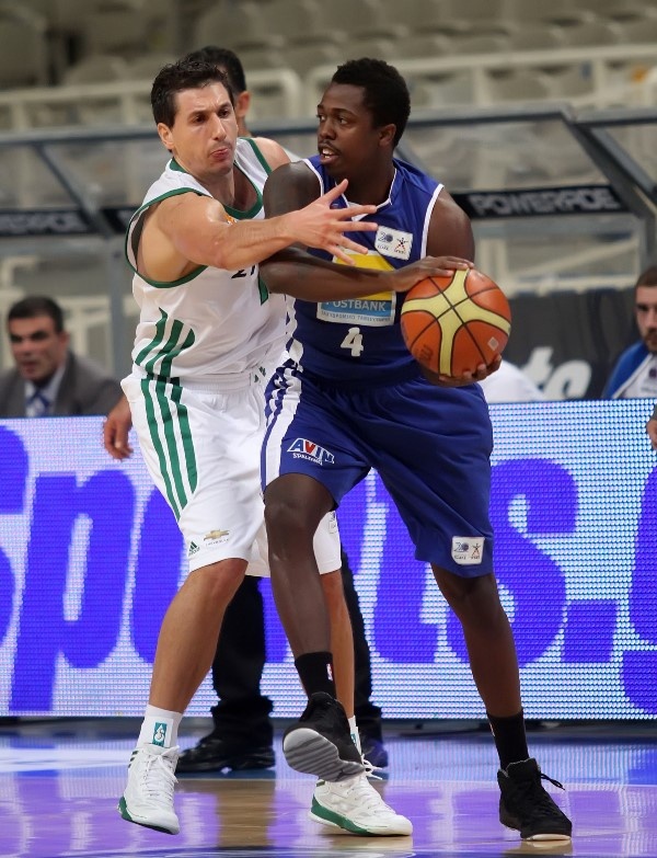Μπράουν στο Onsports: «Έτσι τα… έβαλα στον Ολυμπιακό!» (photos+videos)
