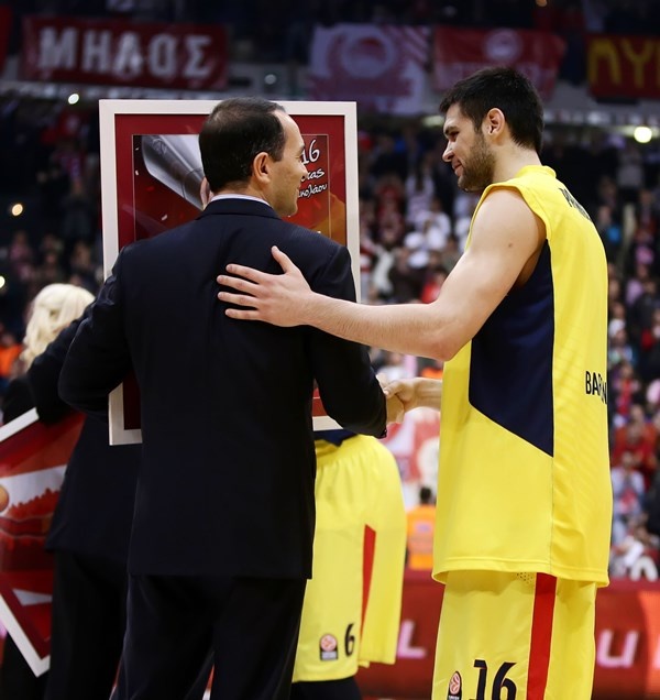 Ολυμπιακός - Μπαρτσελόνα: Οι βραβεύσεις Περπέρογλου, Παπανικολάου και Ντόρσεϊ (photos)