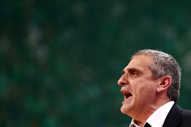 Παναθηναϊκός - Ολυμπιακός: Συλλέκτης... ταυτοτήτων ο Πεδουλάκης (photos+videos)