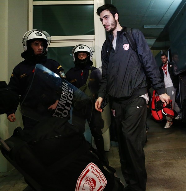 Ολυμπιακός: Οι φωτογραφίες από την άφιξη στο ΟΑΚΑ (photos)