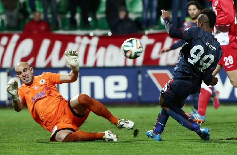 Ολυμπιακός: Υπόκλιση adidas σε Ολαϊτάν (photos)