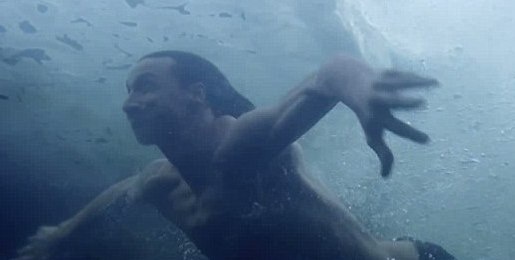 Παρί Σεν Ζερμέν: Ο Ιμπραΐμοβιτς στα... μέλια με την κοπέλα του στο κρεβάτι! (photos+video)