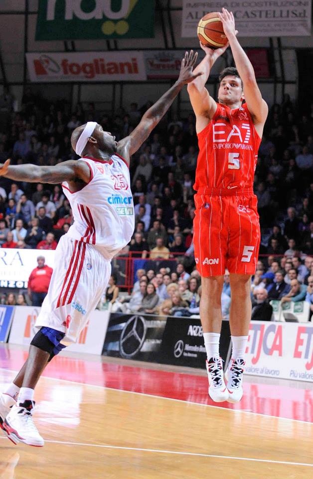 Αρμάνι Μιλάνο: Έτοιμη για Ομπράντοβιτς (photos+video)