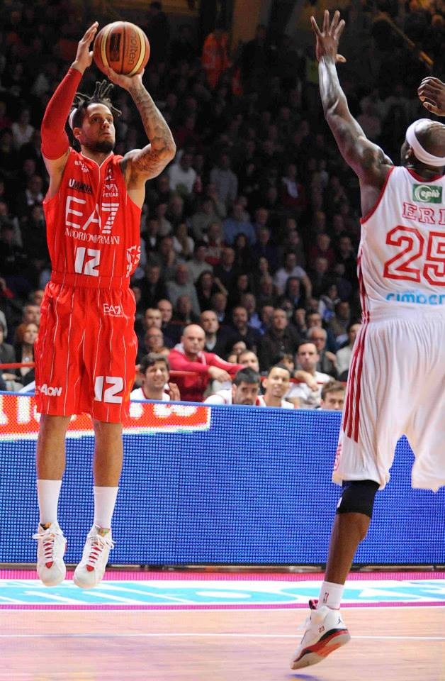 Αρμάνι Μιλάνο: Έτοιμη για Ομπράντοβιτς (photos+video)