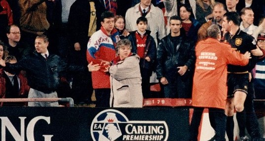 Αγγλία: Το… kung-fu του Καντονά ξαναχτύπησε… (photos+video)