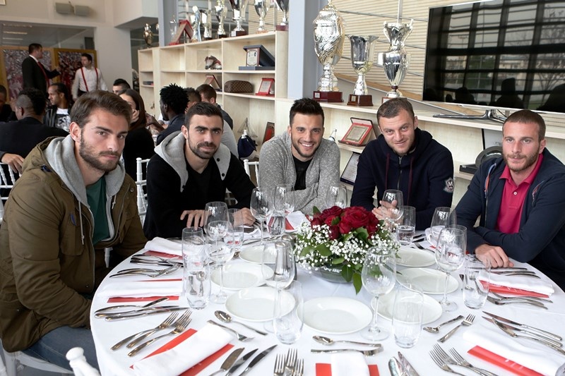 Ολυμπιακός: Έκοψε την πίτα (photos)