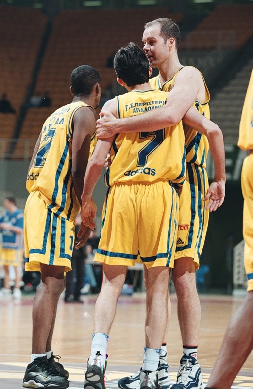 Μπαρτσελόνα: Έφτασε Αθήνα με Φεράν Μαρτίνεθ! (photos)