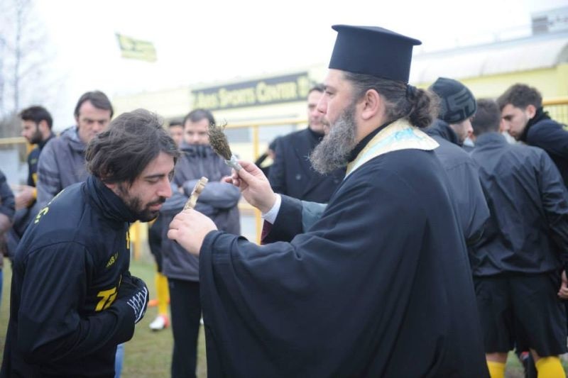 Άρης: Και... αγιασμός για να συνέλθει! (photos)